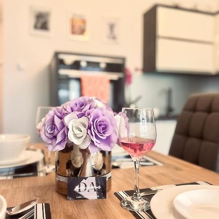 Downtownapartments Andy Air-Conditioned, Underground Parking Available ジェシュフ エクステリア 写真
